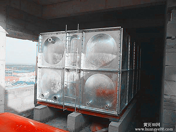 Galvanized water tank